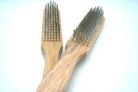 Drahtbürste, 2 Stück, 6 Reihen - Stahlstifte, Holzgriff, ca. 29 cm lang H&B